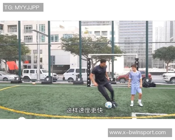 掌握足球带球技巧提升球场表现的全面指南与训练方法 掌握足球带球技巧提升球场表现的全面指南与训练方法